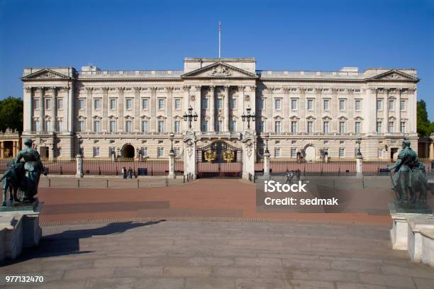 Photo libre de droit de Londres Buckingham Palace banque d'images et plus d'images libres de droit de Palais de Buckingham - Palais de Buckingham, Angleterre, Architecture