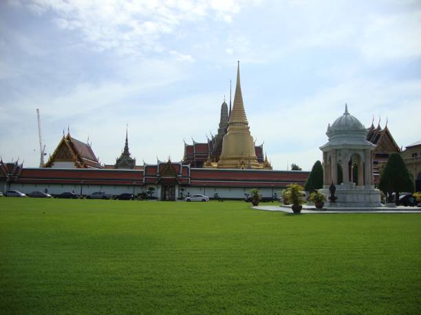 istock Grand Palace Garden - Thailand 977164798