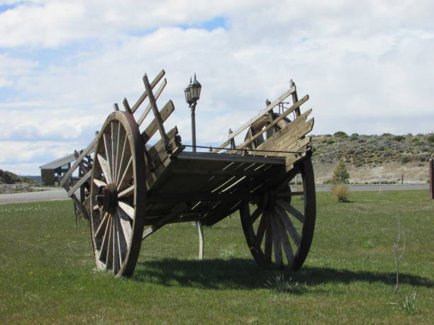 istock Old wooden cart 977207212
