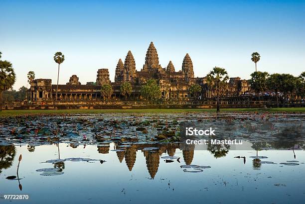 앙코르와트 전에 해질녘까지 캄보디아 앙코르 와트에 대한 스톡 사진 및 기타 이미지 - 앙코르 와트, 씨엠립, 캄보디아