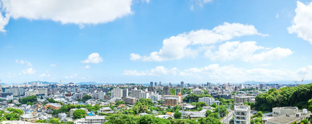 paisaje de la ciudad de fukuoka - clear sky residential district house sky fotografías e imágenes de stock