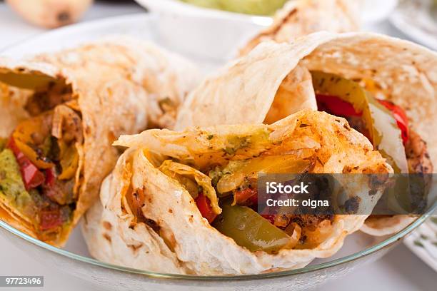 Mexikanische Fajitas Aus Huhn Oder Rind Stockfoto und mehr Bilder von Burritos - Burritos, Eingewickelt, Erfrischung