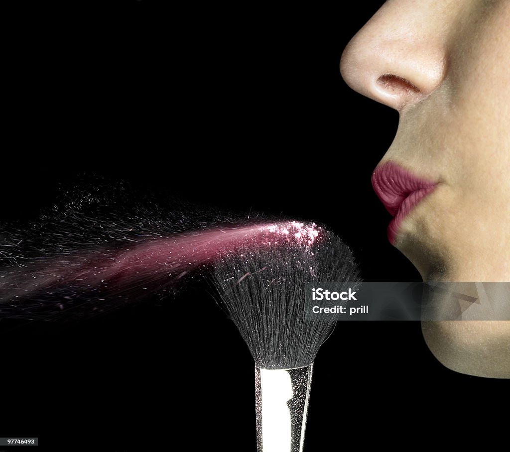 Rojo maquillaje de labios soplando - Foto de stock de Adulto libre de derechos