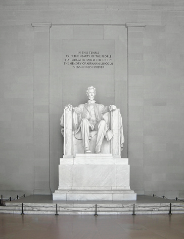 statue of Abraham Lincoln in the Lincoln Memorial in Washington (USA)