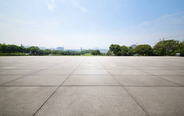 un piso vacío en un parque de la ciudad - sidewalk fotografías e imágenes de stock