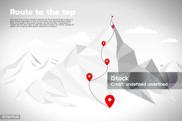 Vägen Till Toppen Av Berget Koncept Av Mål Uppdrag Vision Karriär Sökväg Polygon Dot Ansluta Linje Stil-vektorgrafik och fler bilder på Berg