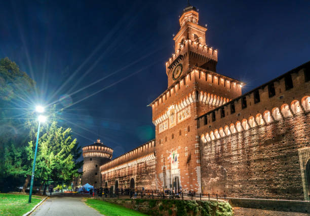 castillo de sforzesco (castillo sforzesco) en milán, italia - 1818 fotografías e imágenes de stock