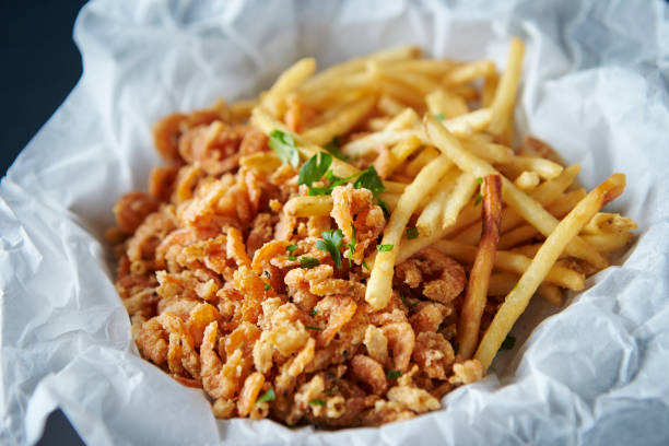 istock Fried potato and fried shrimps 978012480