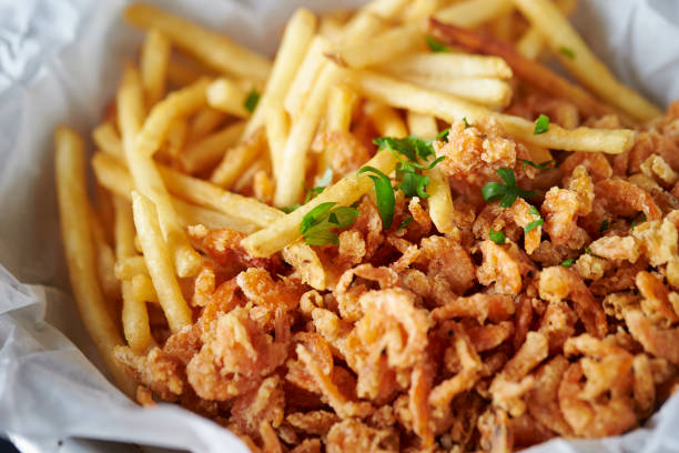 istock Fried potato and fried shrimps 978012504