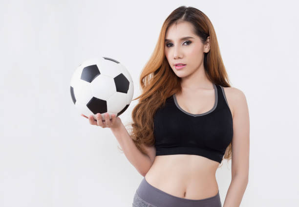 istock Young woman in sports ware 978175808