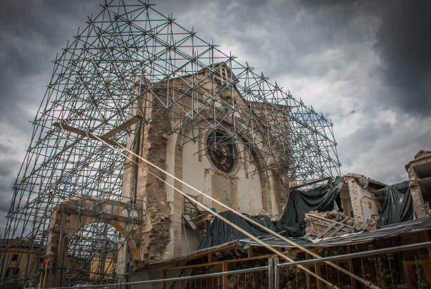 教會的看法聖篤或聖貝尼代托毀壞在2016年 - benedict 個照片及圖片檔