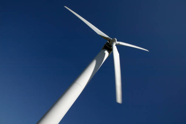 istock WIND TURBINE AGAINST BLUE SKY 978250316