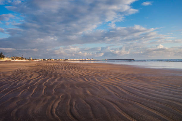 szenic view of beach gegen himmel - el jadida stock-fotos und bilder