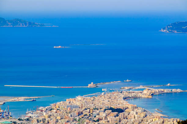 Trapani and Egadi Archipelago seen from Erice (Sicily, Italy) Trapani and Egadi Archipelago seen from Erice (Sicily, Italy) egadi islands photos stock pictures, royalty-free photos & images