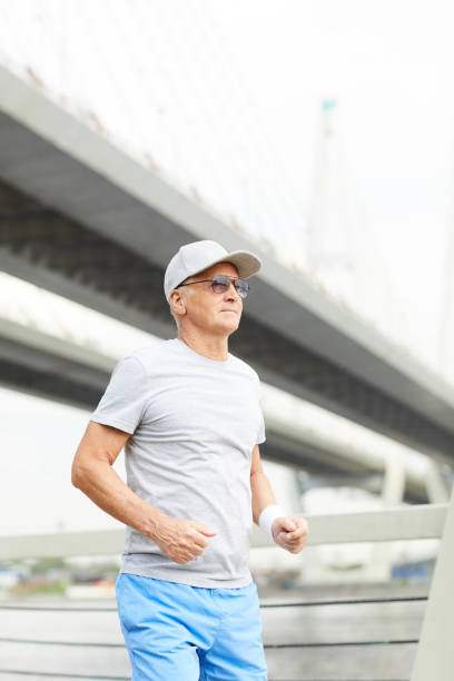 istock Running in the city 978437102