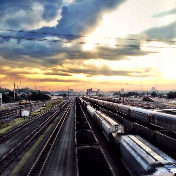istock Trains to Kansas City 978525642