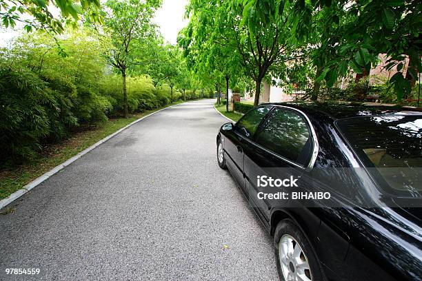 Foto de Sedã Preto e mais fotos de stock de Sedan - Sedan, Cor Preta, Carro