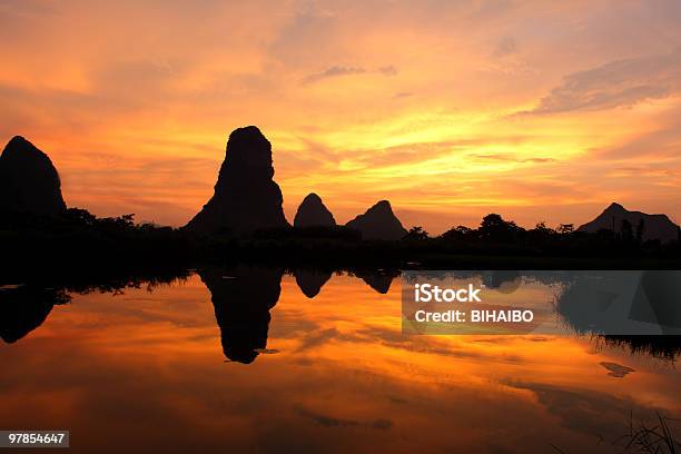 漓江川の夕日 - アジア大陸のストックフォトや画像を多数ご用意 - アジア大陸, カラー画像, 丘
