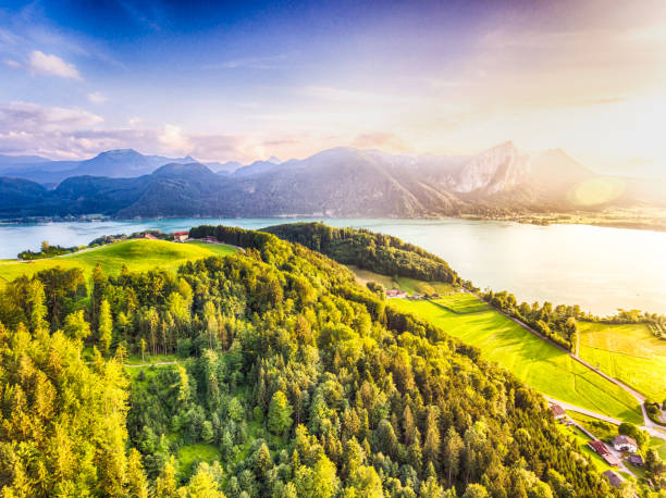 istock Lake Mondsee in Salzkammergut, Austria 978552438