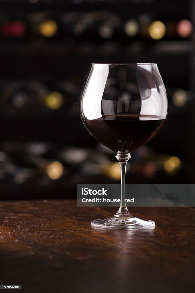 Pojedyncza wino szkła - Zbiór zdjęć royalty-free (Alkohol - napój)