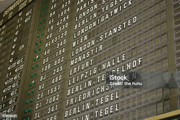 空港の遅延サイン - フランクフルト・アム・マインのストックフォトや画像を多数ご用意 - フランクフルト・アム・マイン, 飛び立つ, カラー画像