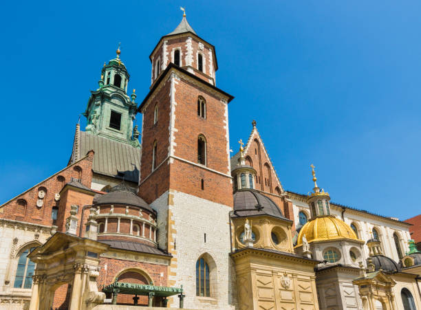 Wawel Cathedral in Krakow, Poland The Royal Archcathedral Basilica of Saints Stanislaus and Wenceslaus on the Wawel Hill. This photograph was taken midday with full frame camera and Zeiss wide-angle lens. wawel cathedral photos stock pictures, royalty-free photos & images