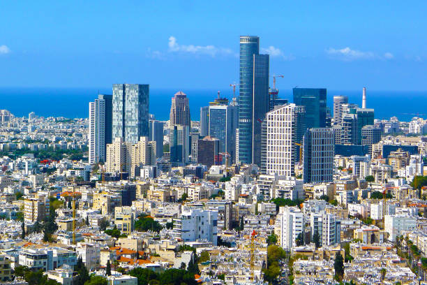 テル ・ アビブ市のスカイライン - tel aviv ストックフォトと画像