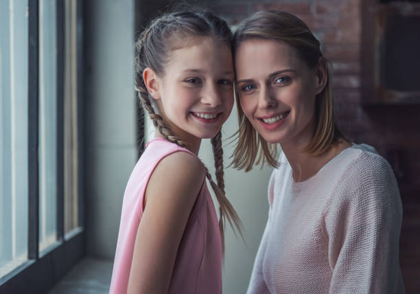 istock Mom and daughter 978645912