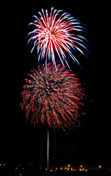 istock Red and White Star Bursts with Rocket Trail 978674776