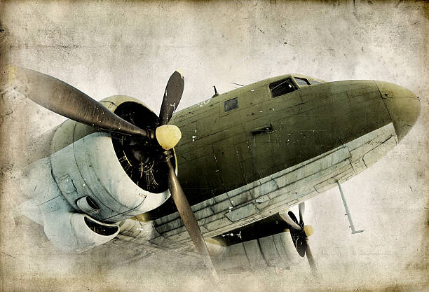vintage foto von einer alten verkehr propellerflugzeug - small airplane air vehicle propeller stock-fotos und bilder
