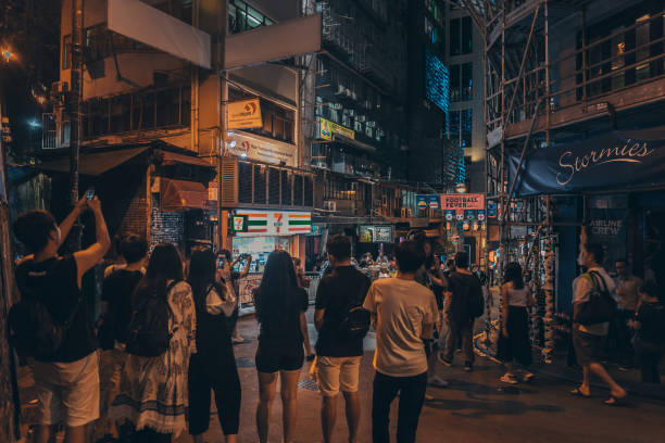 lan kwai fong nightlife district in central hong kong - club soccer fotos imagens e fotografias de stock