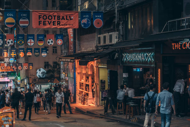 lan kwai fong nightlife district in central hong kong - club soccer fotos imagens e fotografias de stock