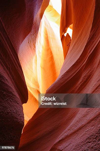 Flaming Coração De Lower Antelope Canyon - Fotografias de stock e mais imagens de Arizona - Arizona, Beleza natural, Claro