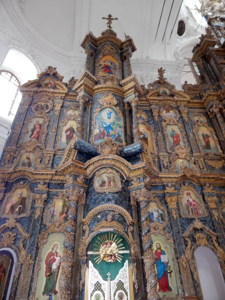 istock Iconostasis Ukrainian baroque in Kozelets 978813954