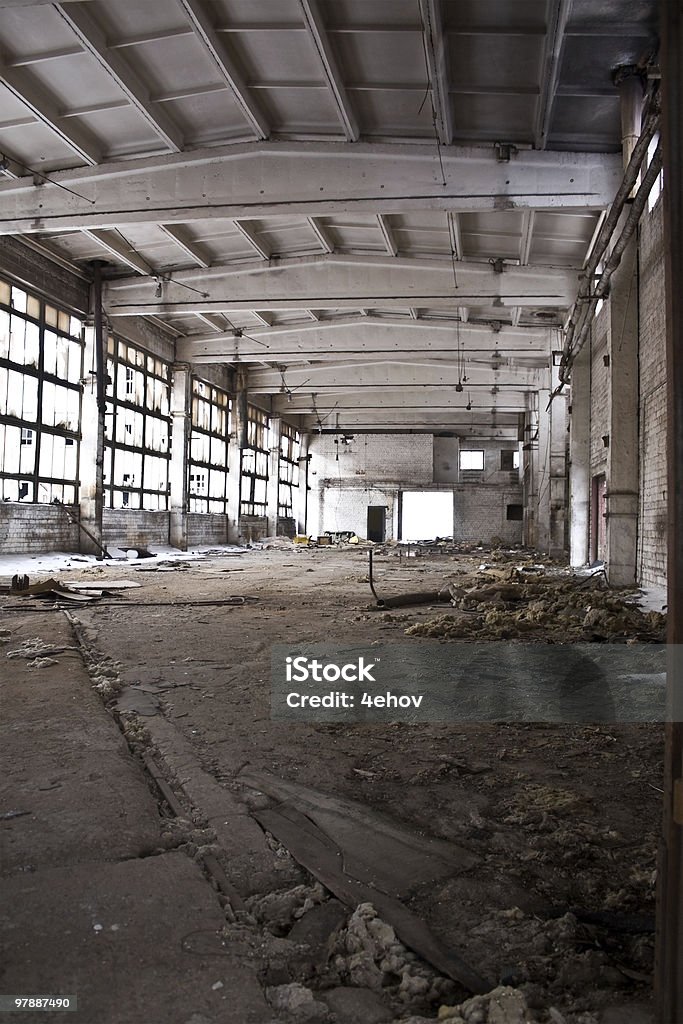 Abandonado Industrial Interior - Foto de stock de Abandonado libre de derechos