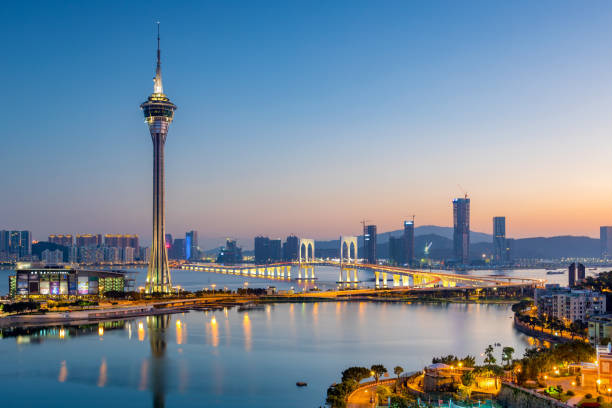 toits de la ville macao pendant la nuit - architecture asia building exterior macao photos et images de collection