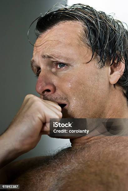 Homem Deprimido Forties - Fotografias de stock e mais imagens de Pêlo no Peito - Pêlo no Peito, 40-44 anos, 40-49 Anos