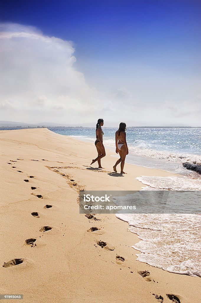 Traces w sandy beach - Zbiór zdjęć royalty-free (Piasek)