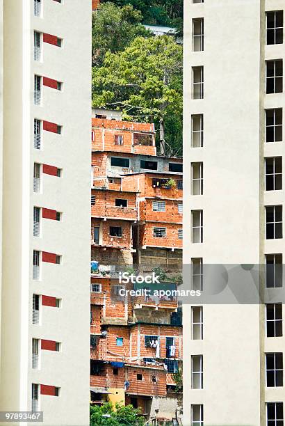 Kontrast - zdjęcia stockowe i więcej obrazów Ameryka Południowa - Ameryka Południowa, Architektura, Bieda - Problem społeczny