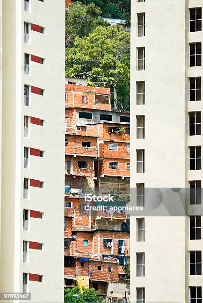 Contraste - Fotografias de stock e mais imagens de Aldeia - Aldeia, Amontoar, América do Sul