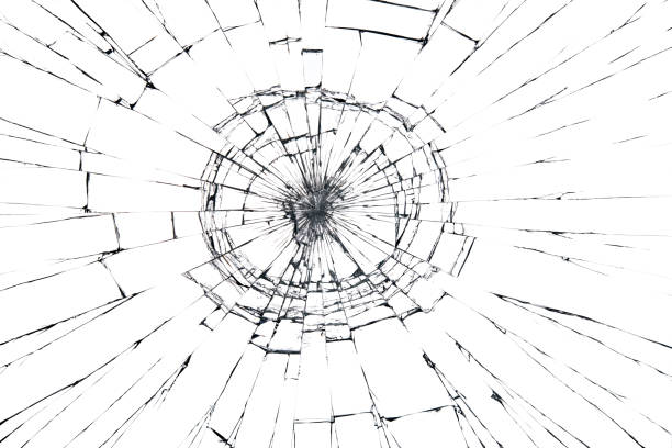разбитое стекло craked изолированы на белом фоне, привет разрешение фото искусства абстрактной текстуры объекта дизайн аварии аварии концепц - breaking wind стоковые фото и изображения