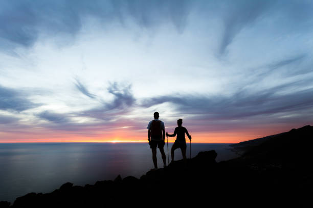 istock Teamwork people for best achievement, partnership concept 979091390