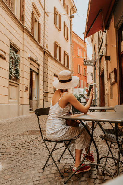 istock Woman sitting in bologna 979105668