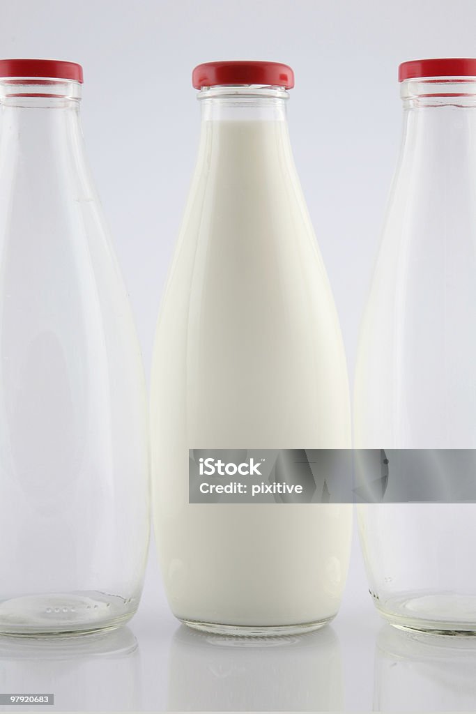 Botellas de leche - Foto de stock de Bebida libre de derechos