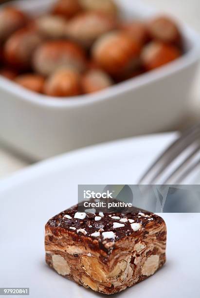 Italiano Torrone - Fotografias de stock e mais imagens de Chocolate - Chocolate, Torrão de Alicante, Amêndoa