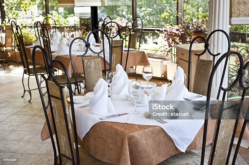 Tisch im restaurant serviert. - Lizenzfrei Café Stock-Foto