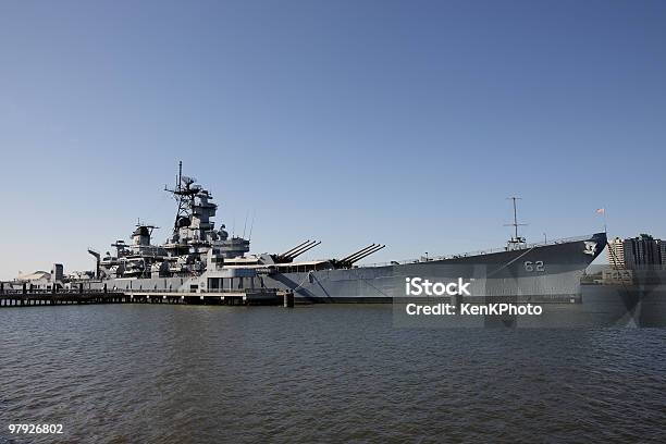 Photo libre de droit de Cuirassé Uss New Jersey À Camden New Jersey banque d'images et plus d'images libres de droit de New Jersey - New Jersey, Cuirassé, Vaisseau de guerre