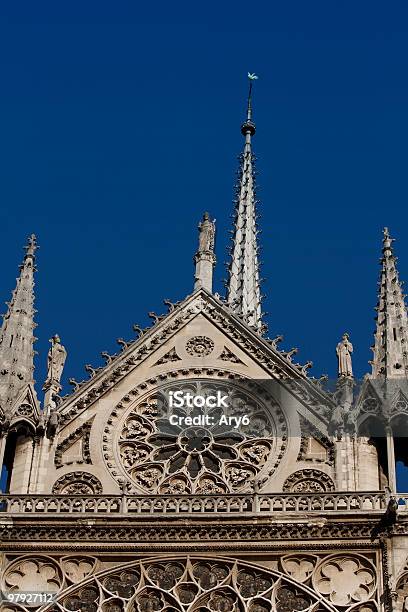 Notre Dame De Paris Francia - Fotografie stock e altre immagini di Ambientazione esterna - Ambientazione esterna, Architettura, Blu