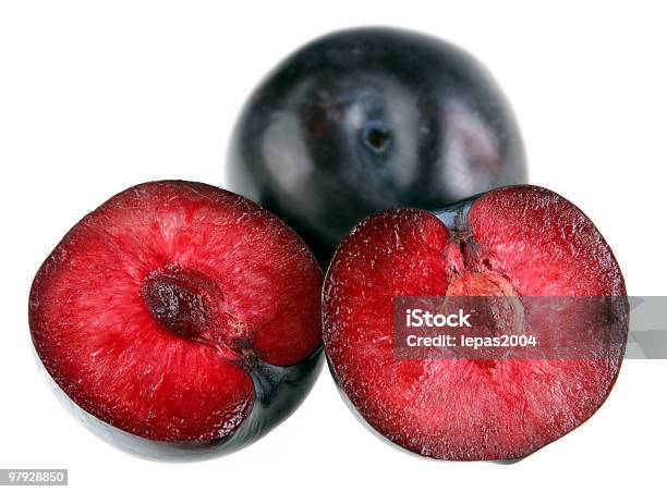 Rojo Plum Foto de stock y más banco de imágenes de Alimento - Alimento, Arce, Blanco - Color