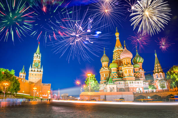 fireworks over st basil's cathedral and kremlin on red square at night, moscow, russia - russia moscow russia st basils cathedral kremlin imagens e fotografias de stock